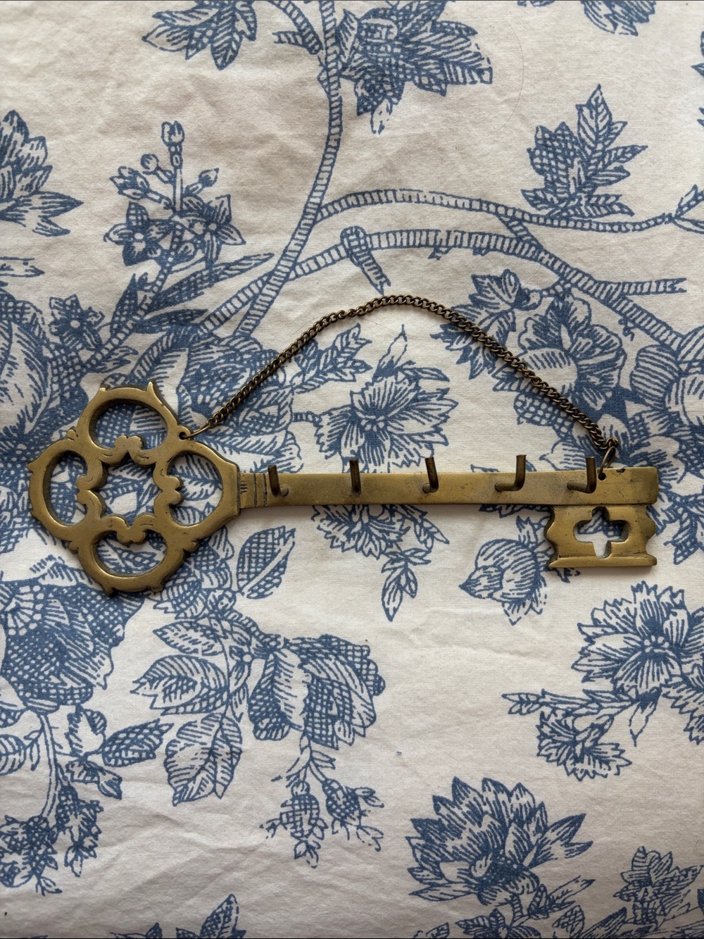 Decorative Brass Key Wall Hook - Antique-Style Gold